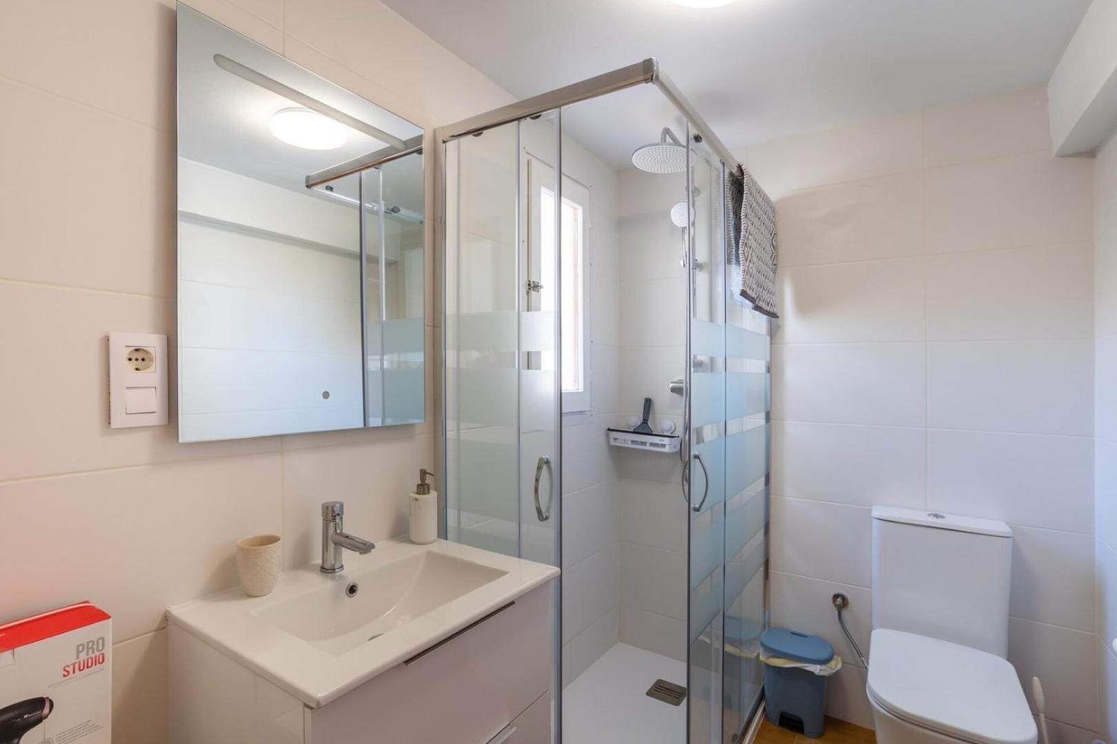 Gorgeous, Sunny With Mountain Views Apartment *
