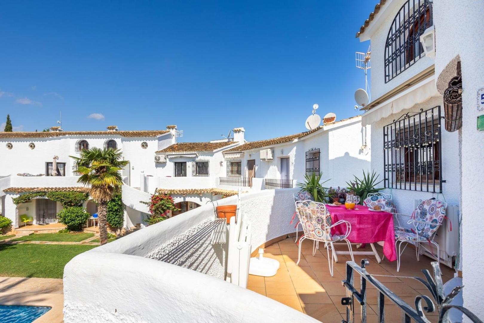 Gorgeous, Sunny With Mountain Views Dénia